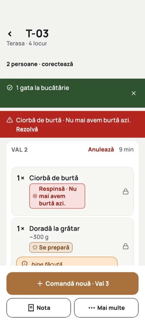 Aplicația, ecranul unei mese: anunțul că un preparat e gata la bucătărie și liniile valului al doilea